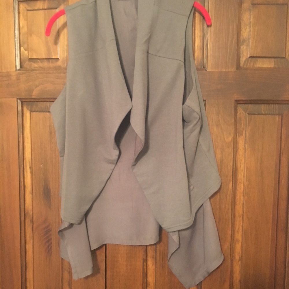 LISA RINNA Collection - Picture 1 of 7